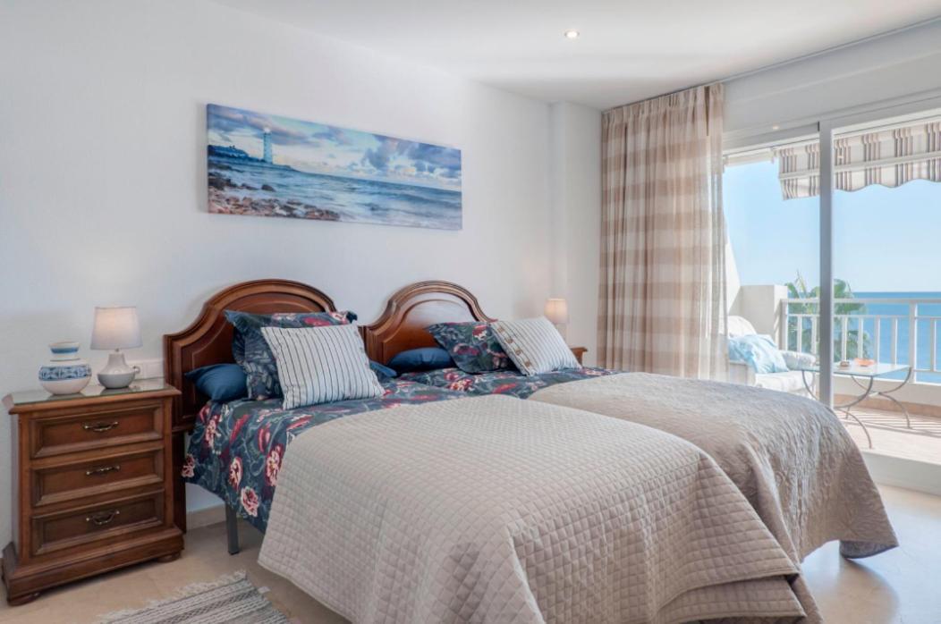 Апартаменти Family Aguamarina Front The Sea Free Parking Фуенхірола Екстер'єр фото
